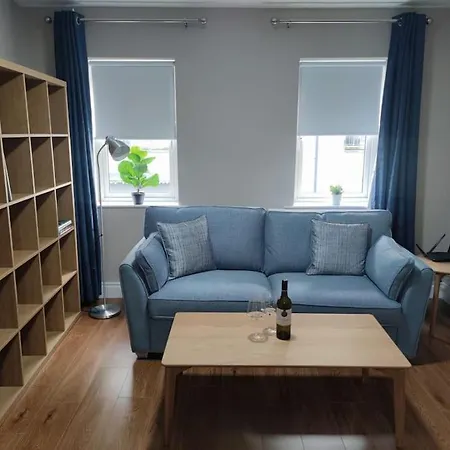 Prime Location Apartment *